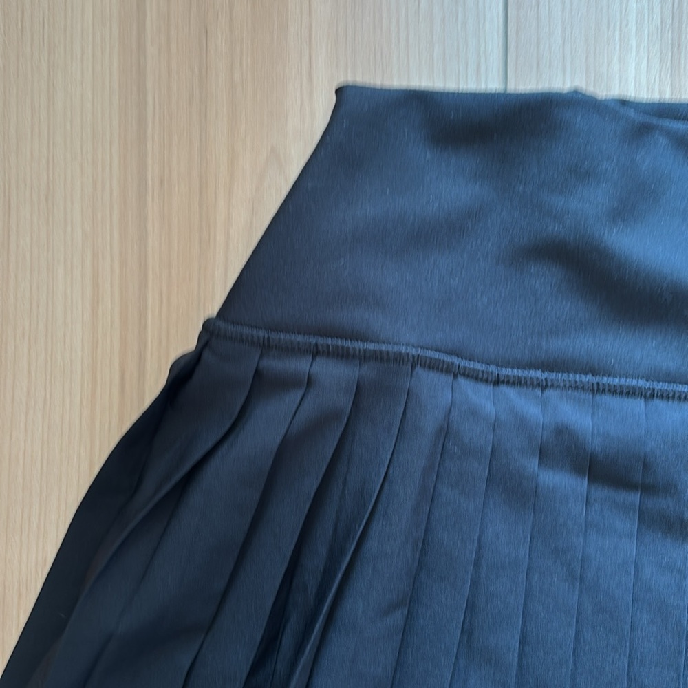 YPB Your Personal Best Pleated Pull On Skort. Black. Size Small. - Picture 2 of 6